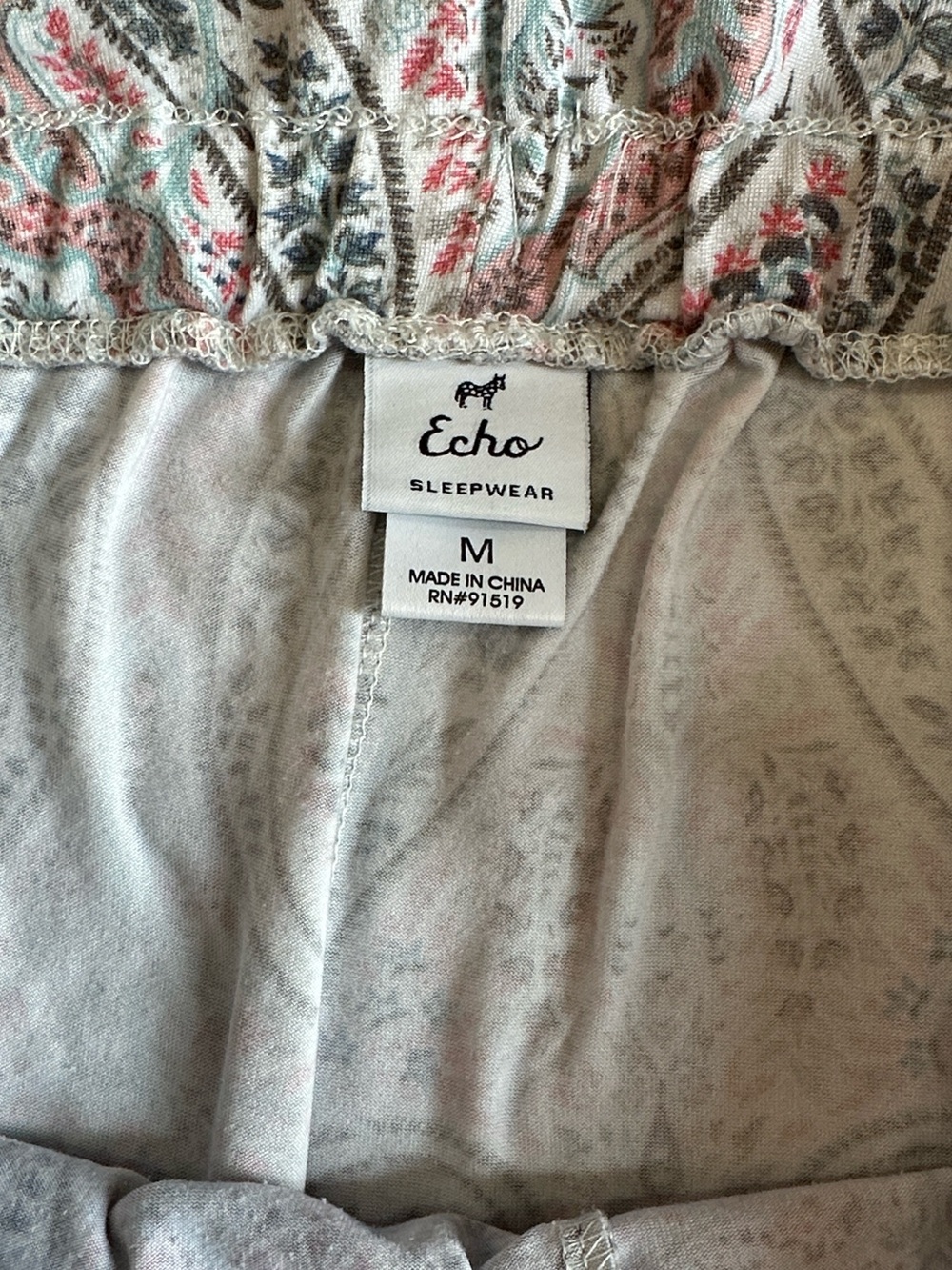 Echo Women’s Lightweight Paisley Pajama Set - Size Medium - Picture 9 of 13